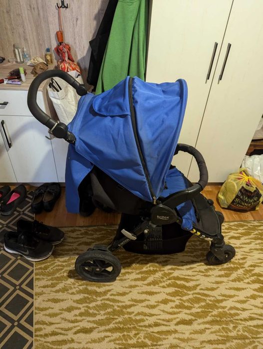 Продам коляску, автокрісло, люльку Britax