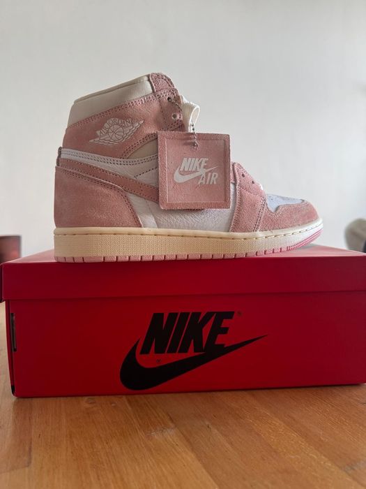 Blush pink jordan 1