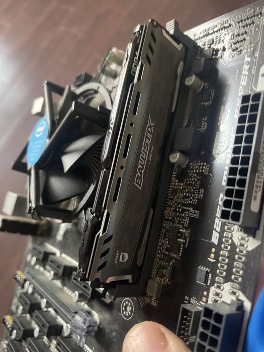 Материнська плата Asus b250 mining expert , 8gb ddr4 , intel i3 7100
