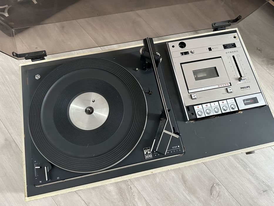 Gramofon  z magnetofonem Philips