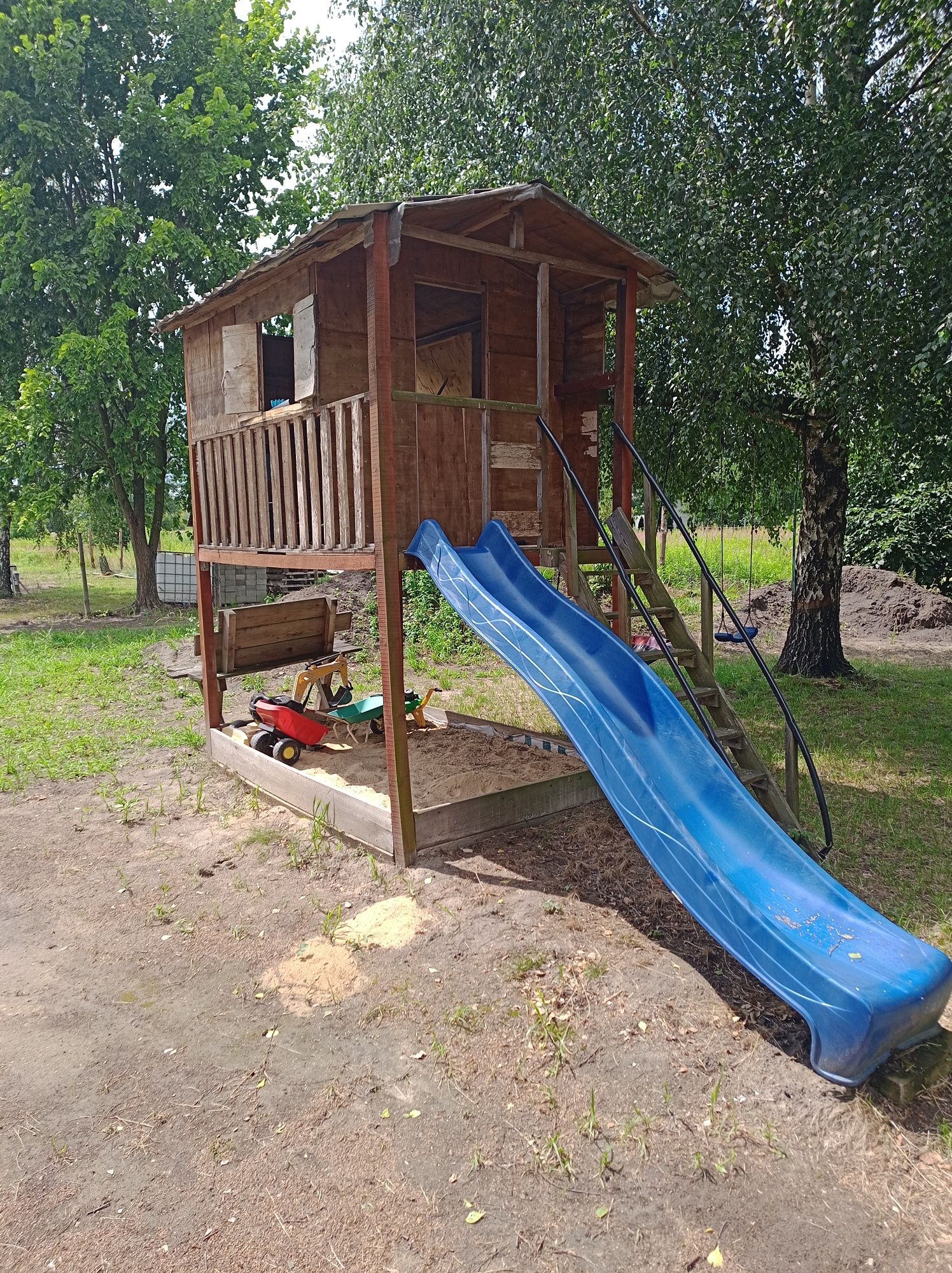 Domek dla dzieci + zjeżdżalnia