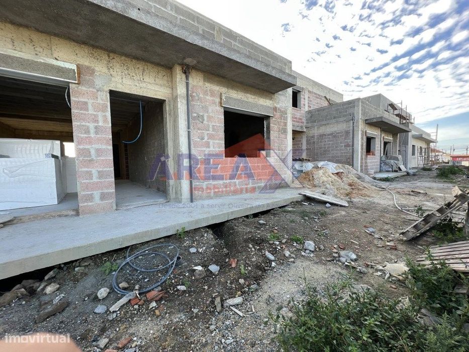 FRAÇÃO D - Moradias em construção com design moderno. Consulte-nos!