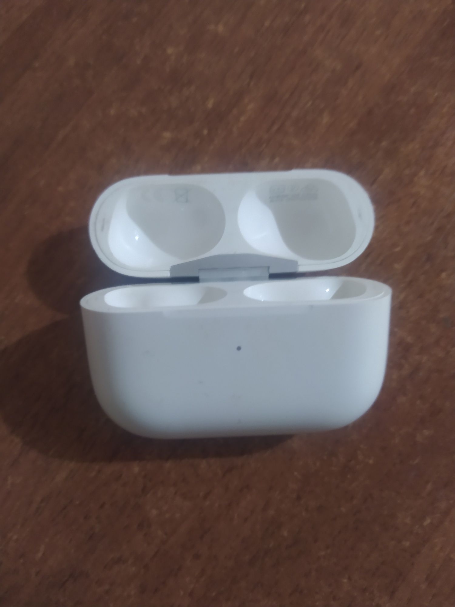 Кейс от наушніков airPods pro
