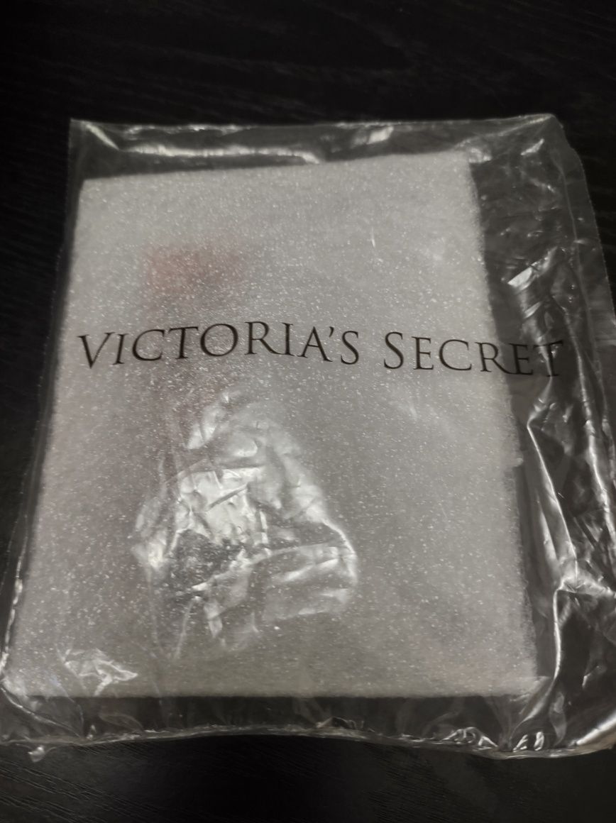 Victoria's secret Plum Prism блиск для губ