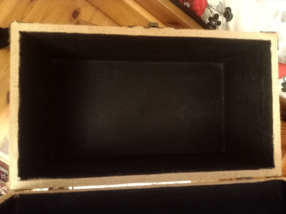 Duży kuferek na różności