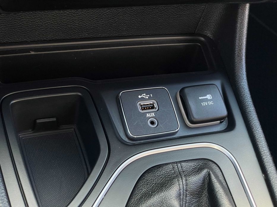 Jeep Cherokee 2021 бензин 3.2