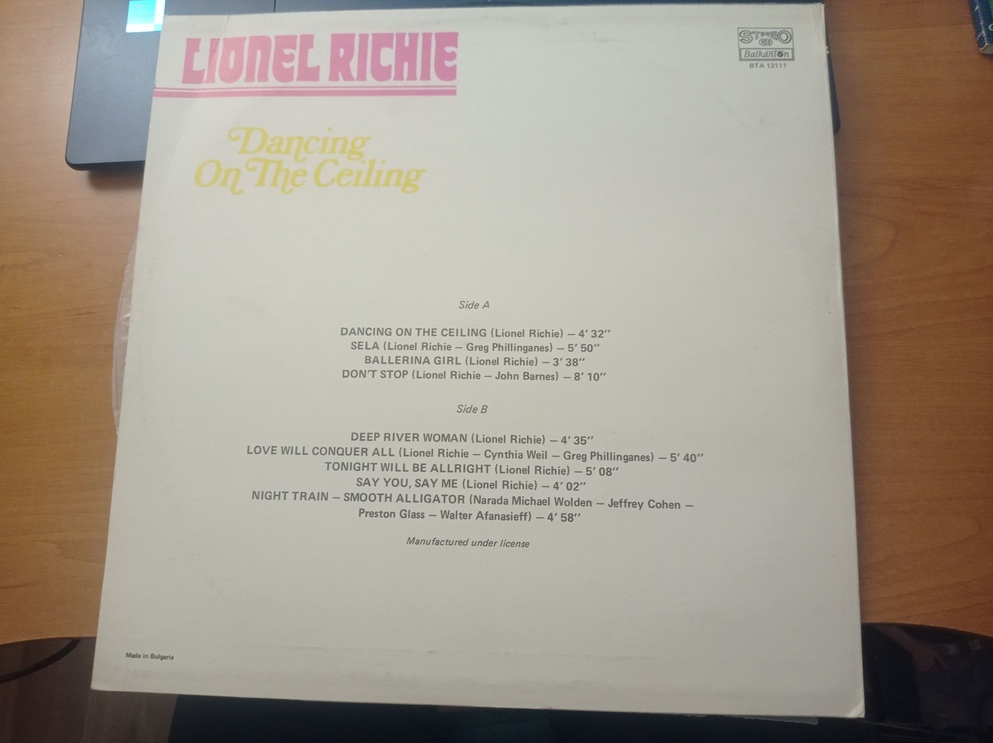 Lionel Richie - Dancing on The ceiling