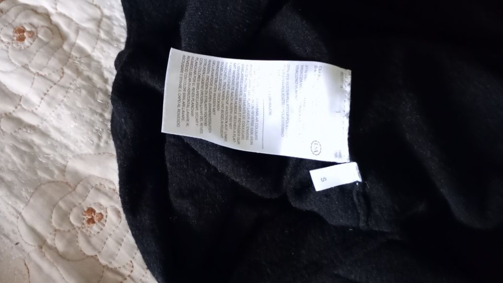Czarny sweter damski rozmiar S firmy C &A