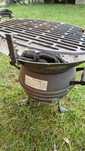 Grill i dwa opakowania brykietu
