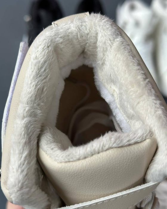 РОЗПРОДАЖ жіночі черевики на зиму утеплені хутром кросівки 35 - 39 р