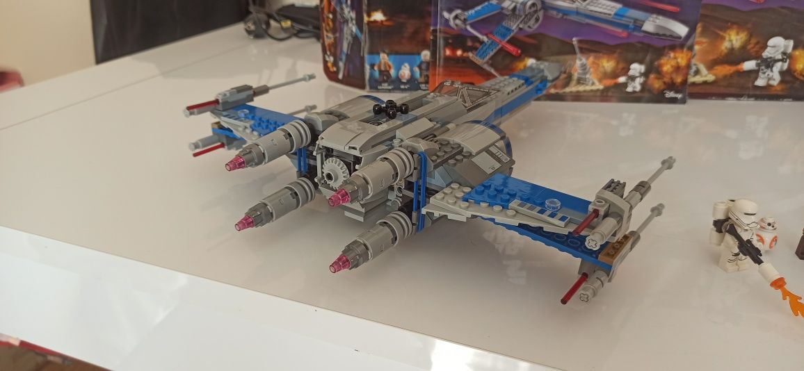 LEGO Star Wars 75149 Resistance X-wing fighter