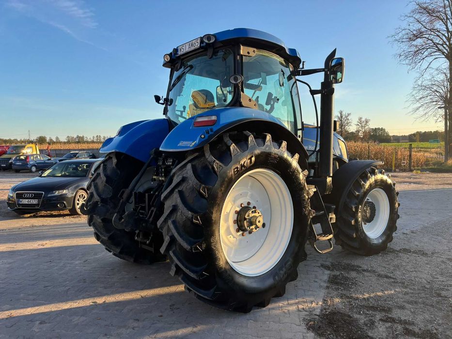 Ciągnik rolniczy New Holland T7030
