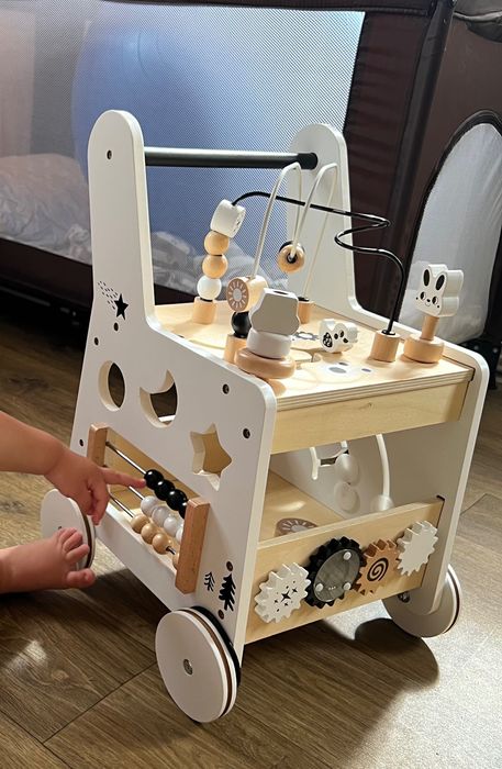 Бізіборд -возик для діток