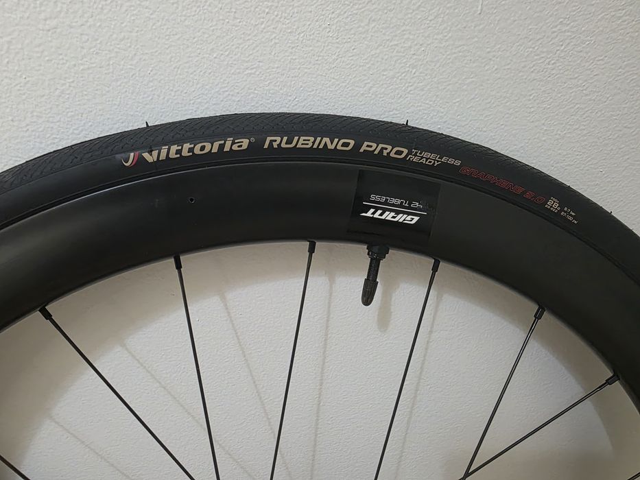Rodas SLR2 e pneus Vittoria