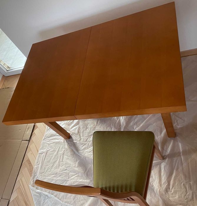 Sprzedam rozkładany stół i 6 krzeseł kolor olcha producent Paged meble
