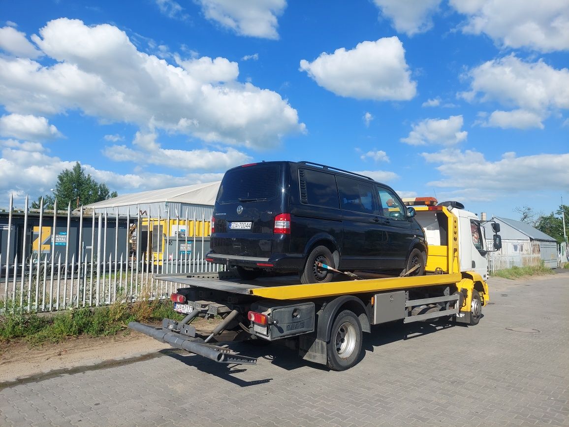 Transport niskopodwoziowy maszyn, pojazdów, ponadgabarytów