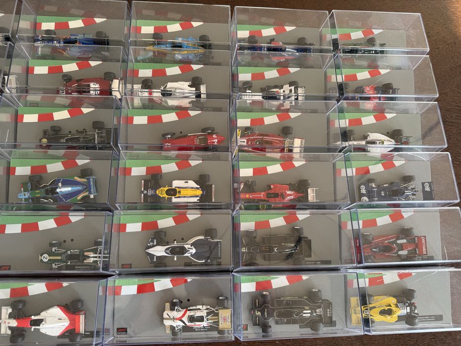 Vendo Coleção 42 Carros Formúla 1
