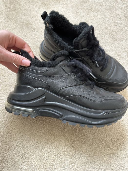 Шкіряні зимові кросівки