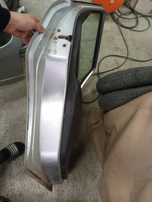 Двері форд фокус 1 - ліві