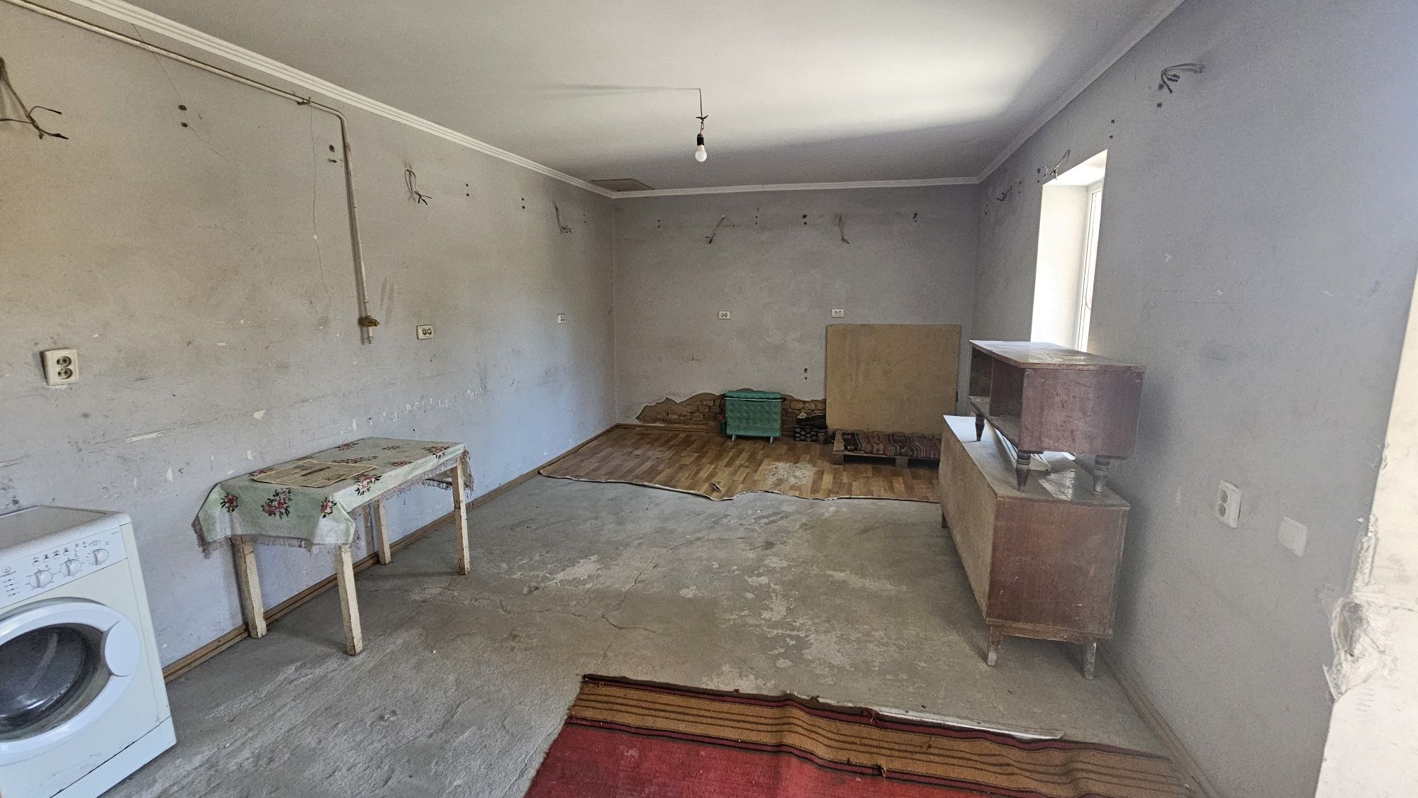 Продам півбудинку Миколаївка під бізнес