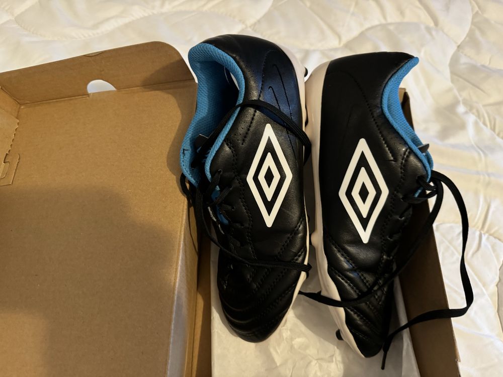 Buty piłkarskie Umbro dla chłopca