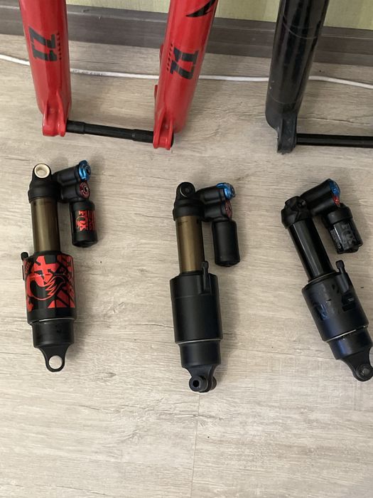 Продам амортизатори fox float x2