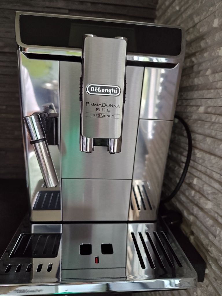 Ekspres DeLonghi PrimaDonna Elite Experience