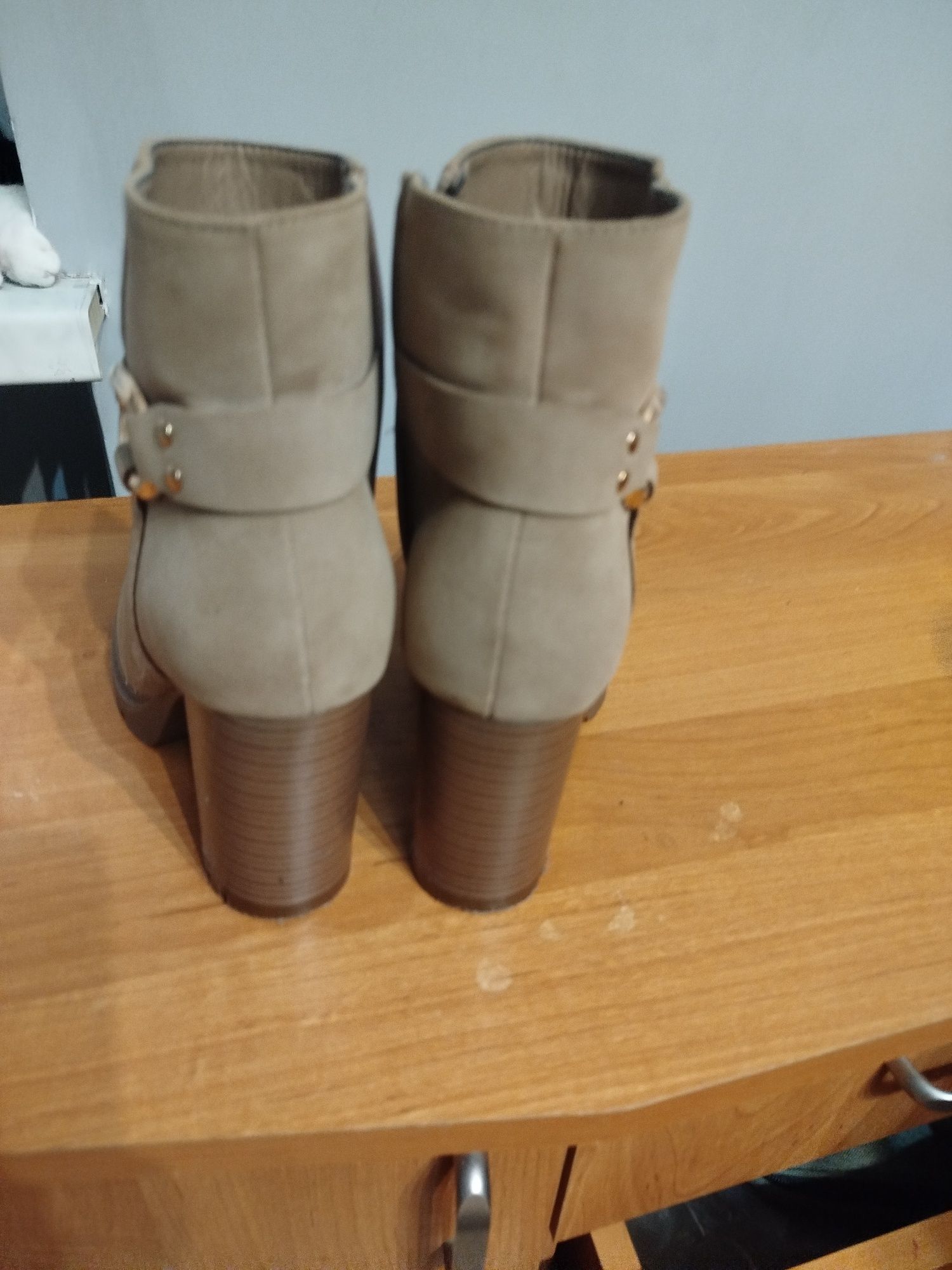 Sprzedam buty damskie