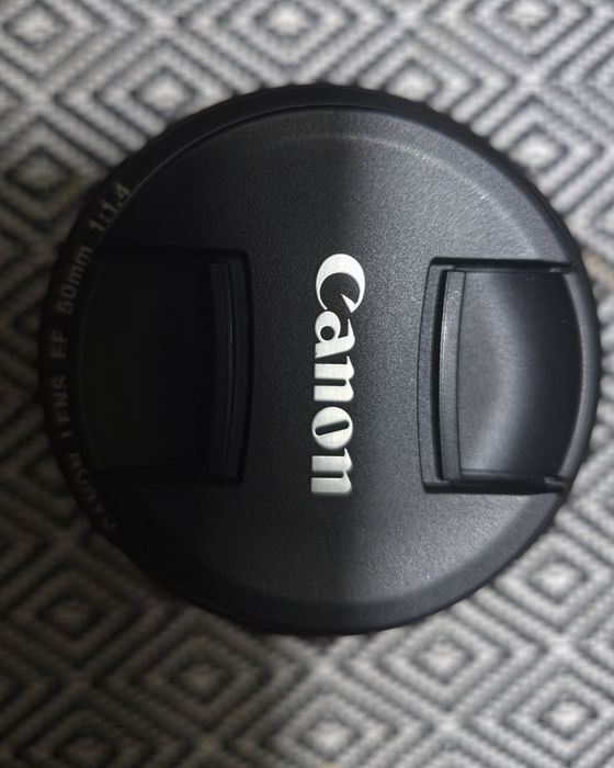 Canon EF 100 macro 2.8 L IS USM