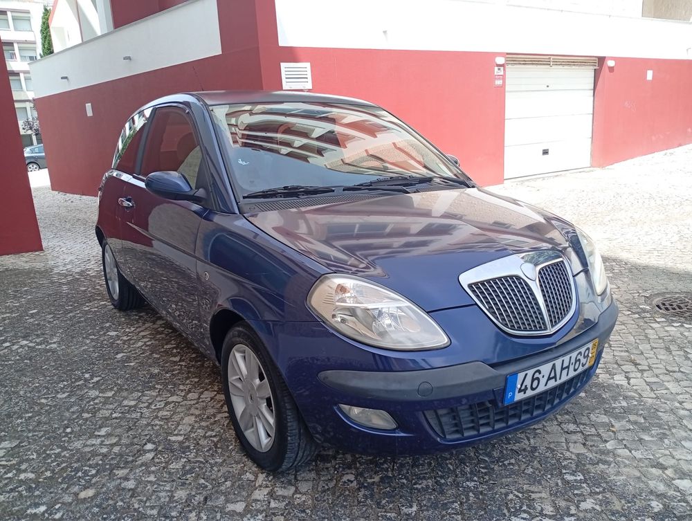 Lancia ypsilion 2005