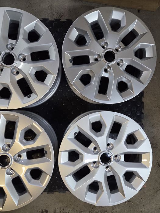 Felgi Aluminiowe 5x114,3 6,5Jx16 ET50 Renault Trafic Dacia Duster