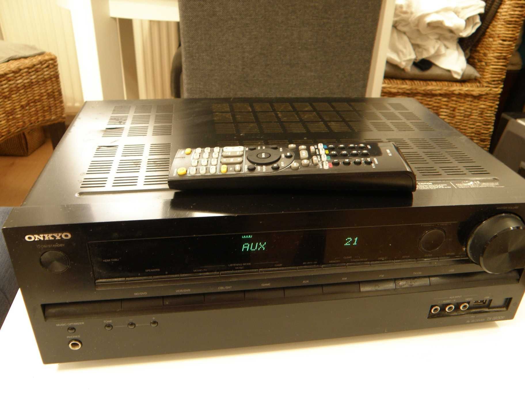 Amplituner AV Onkyo
TX-SR309