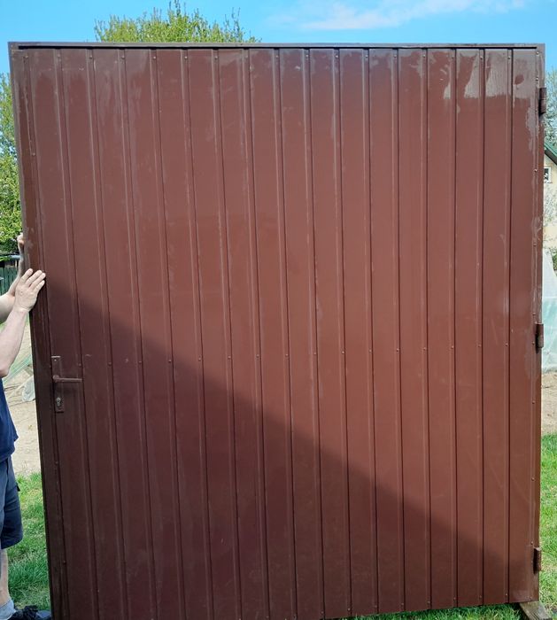 Jednoskrzydłowa brama garażowa ocieplana