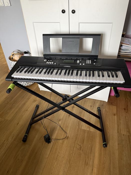 Keyboard Yamaha EZ-220
