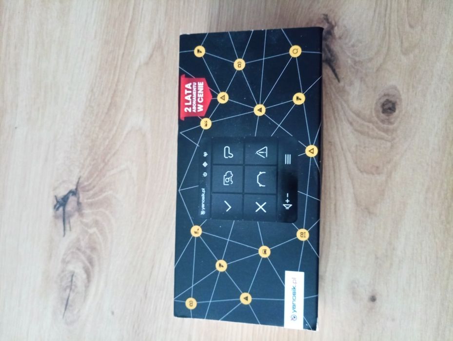 Yanosik XS + 2 lata abonament