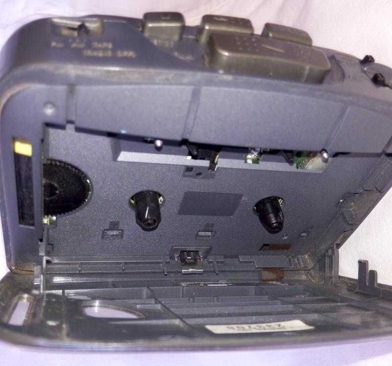 Касетний плеєр SONY WALKMAN WM-FX323
