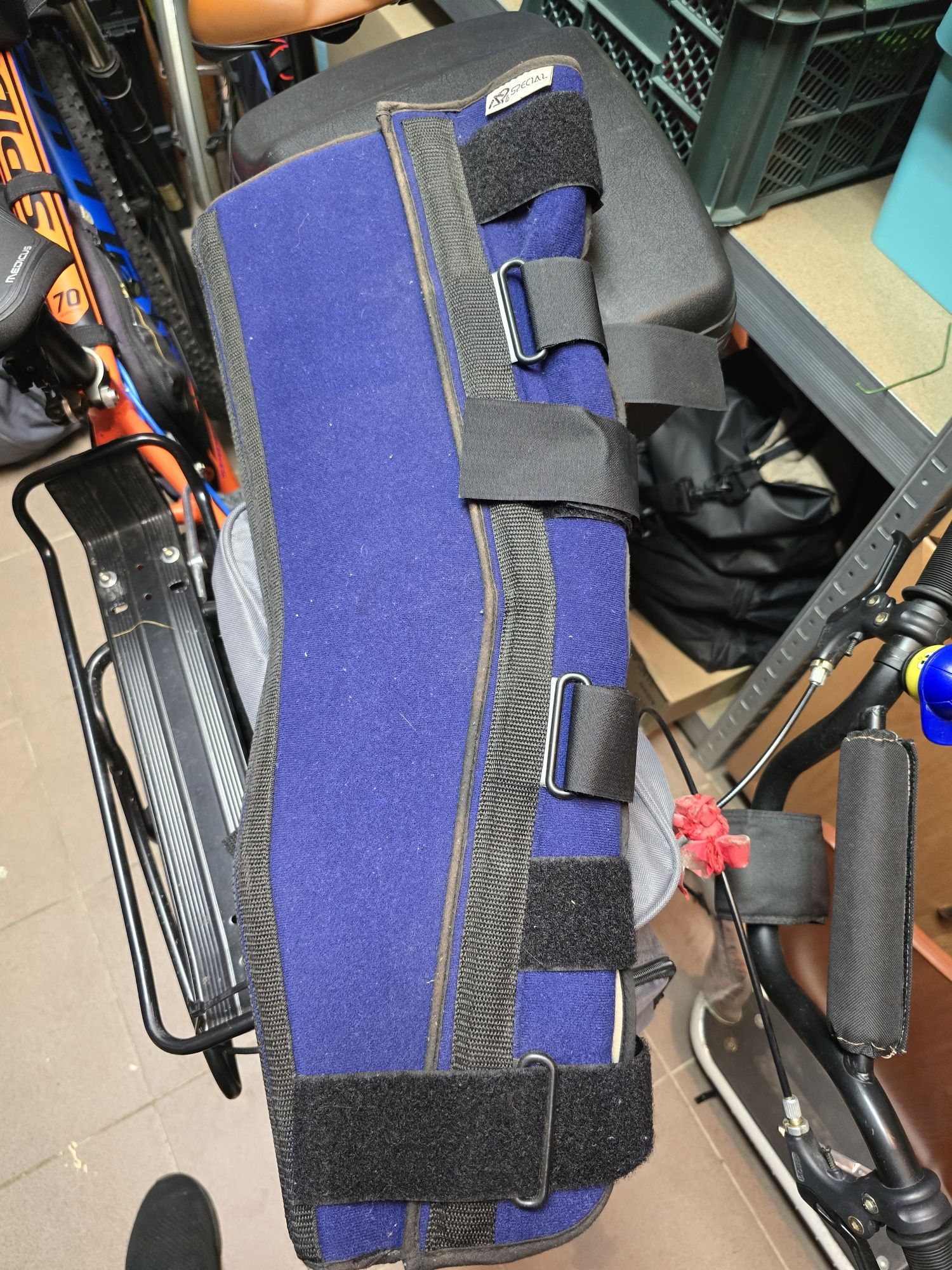 Orteza kolana nogi stabilizator .