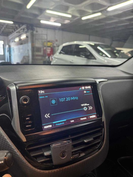 Peugeot 208 1.6 TDI Blue HDi Style Branco