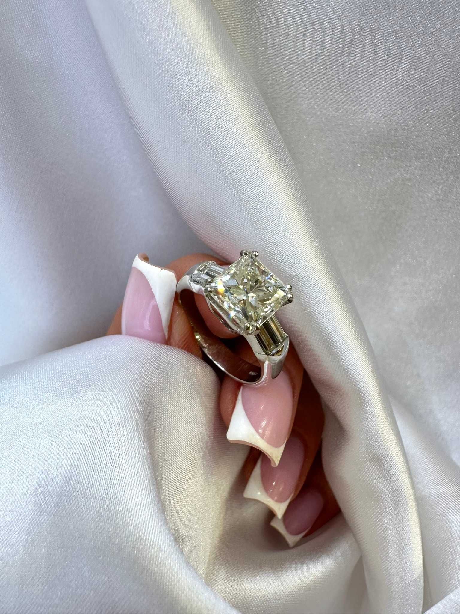 Pierścionek z diamentami naturalnymi 3.50  CT