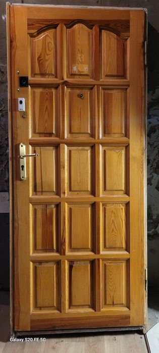 Drzwi drewniane zewnetrzne