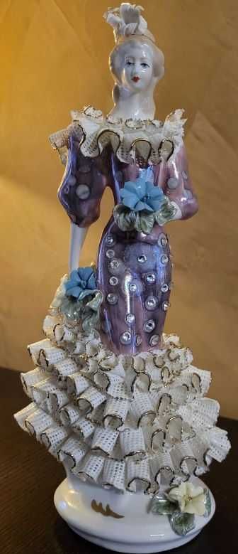 Figurka Kobieta Capodimonte Swarovski Złoto CUDO