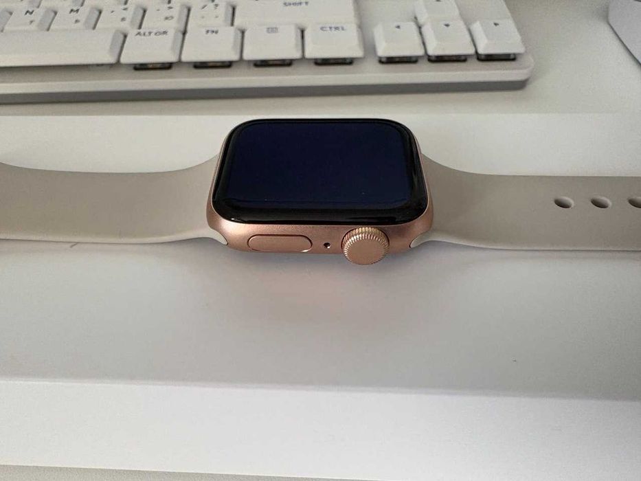 Apple Watch SE  40 mm