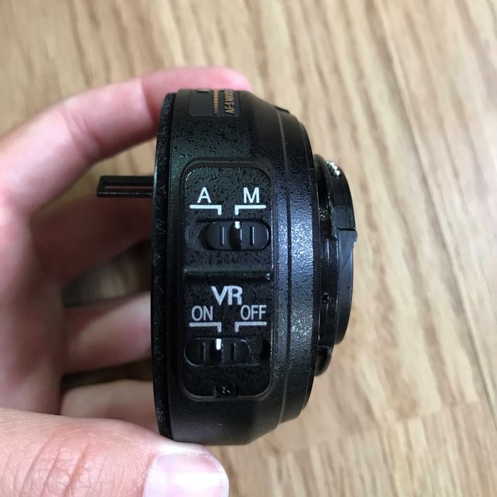 Objetiva Nikon AF-S NIKKOR 55-200mm 1:4-5.6G ED + Parasol Nikon HB-37