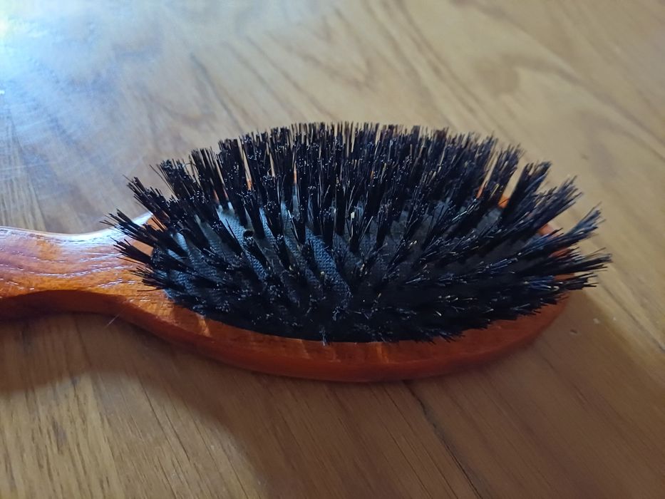 Escova oval de pêlo de javali da marca Eurostil