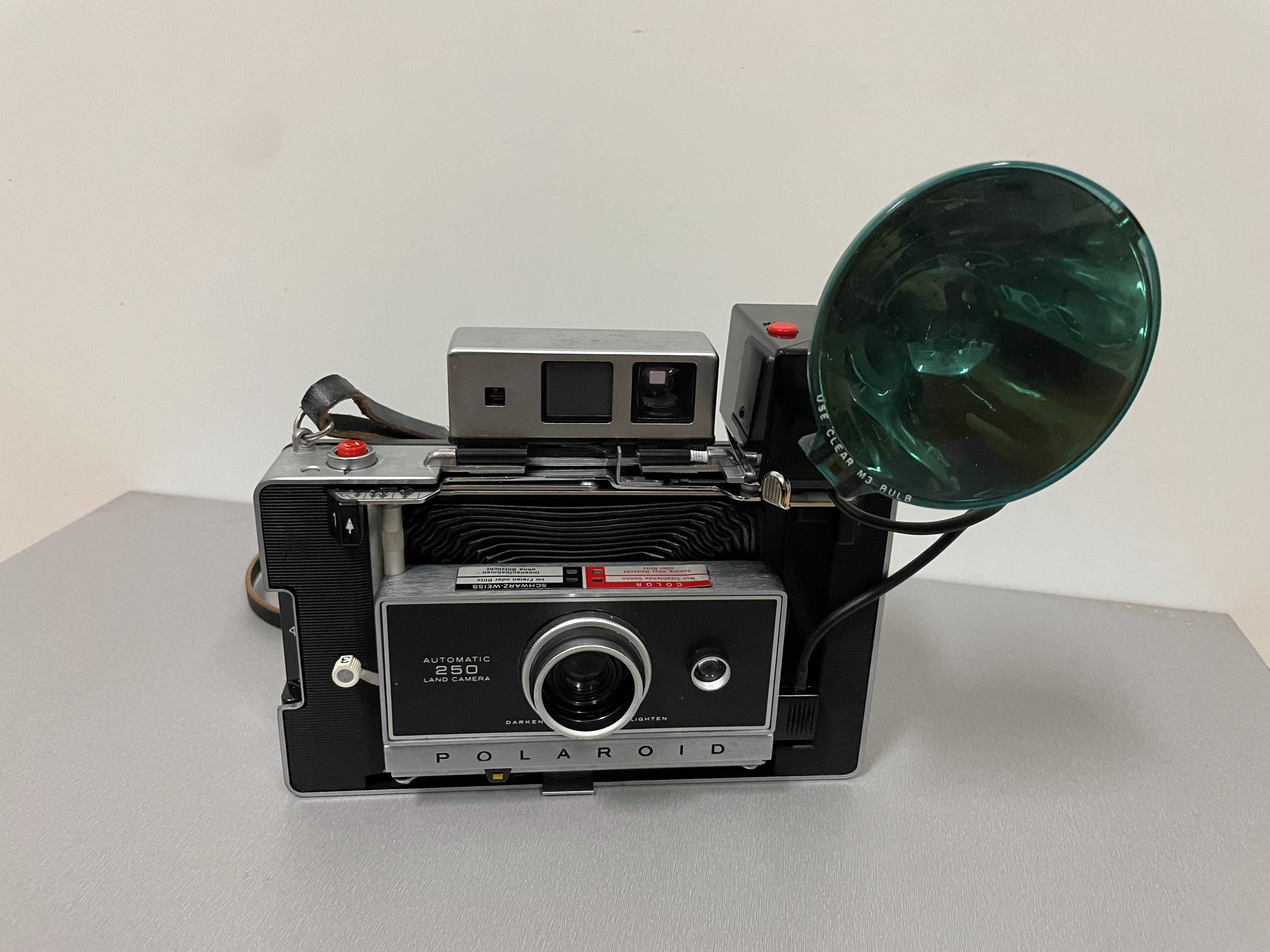 Polaroid 250 - Máquina fotográfica antiga