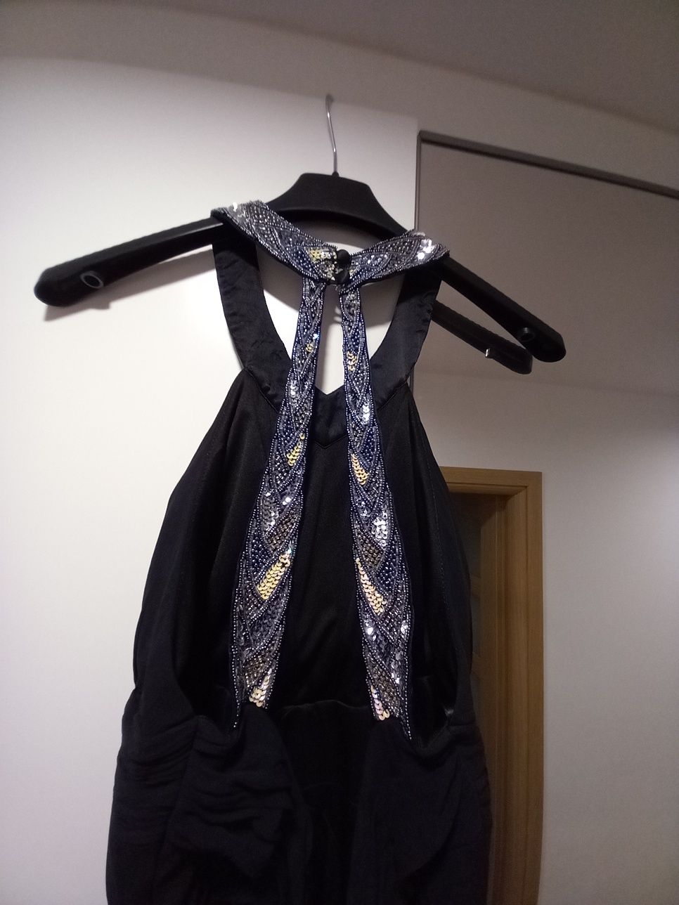 Zdobiona suknia z wyciętymi plecami r38-40, wzrost ok 170cm