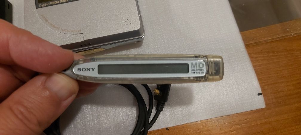 Sony Walkman Minidisc MD MZ-R91 + MZ E35 com imensos extras