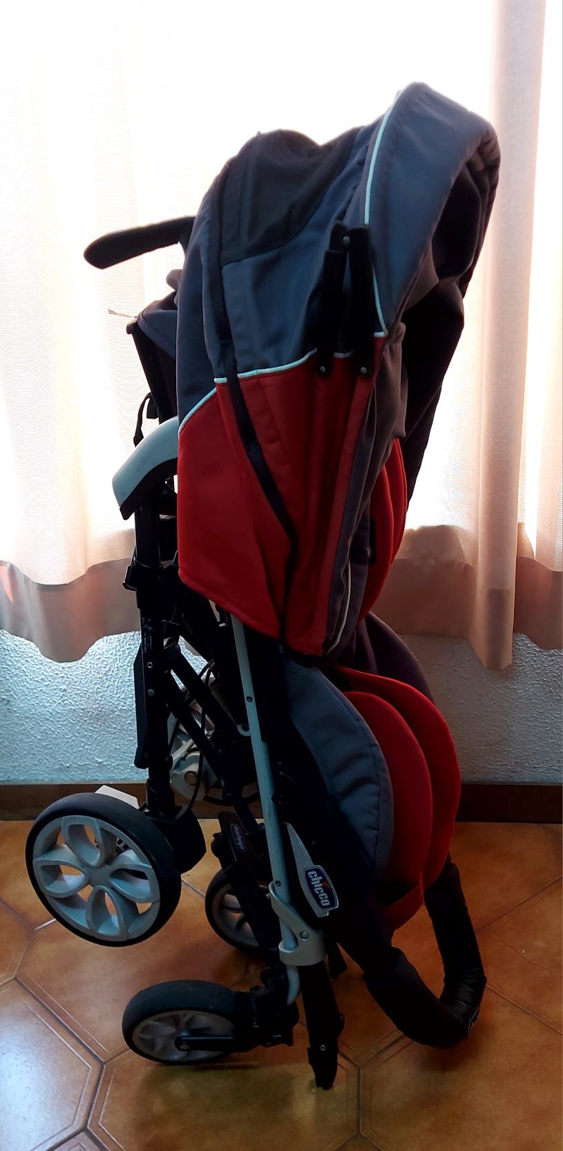 Carrinho de bebé / criança + babycoque Chicco