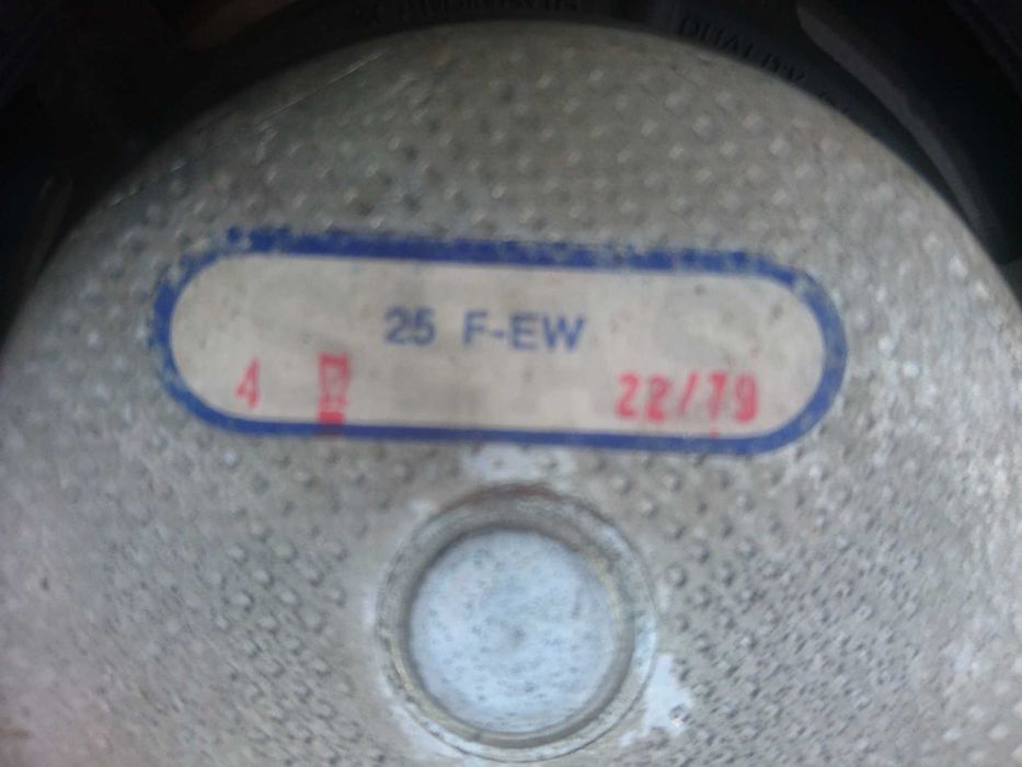 dwie sztuki głośnik basowy  25 F-EW