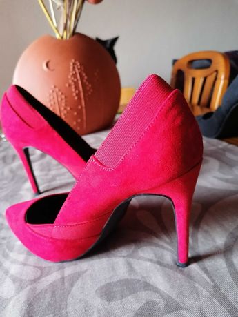 Sapatos Vermelhos muito elegantes da Berska